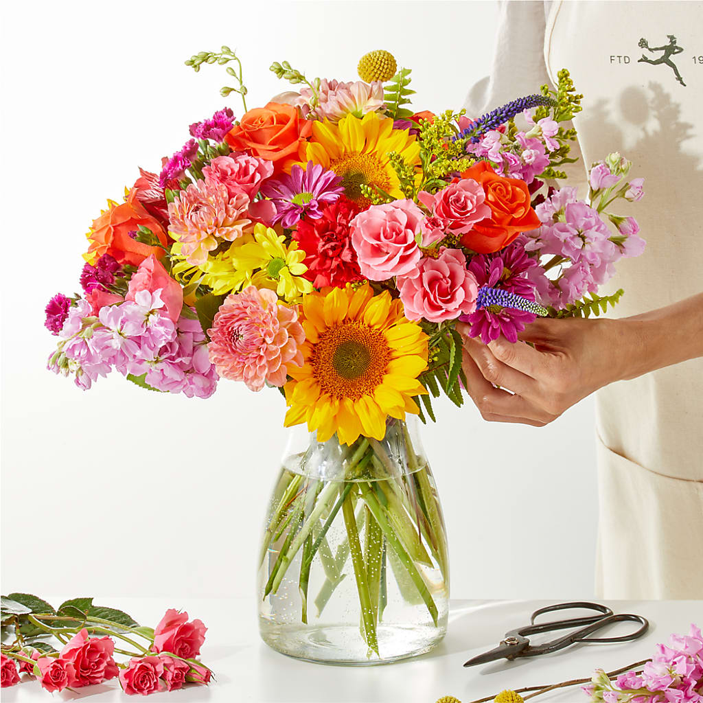 Cue the Confetti - A Florist Original – ANGELOS FLOWERS & GIFTS INC, Mississauga ON
