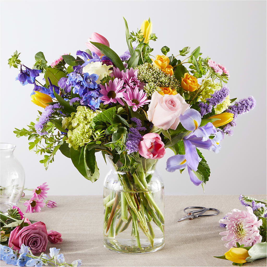 Pastel Tradition - A Florist Original – ANGELOS FLOWERS & GIFTS INC, Mississauga ON