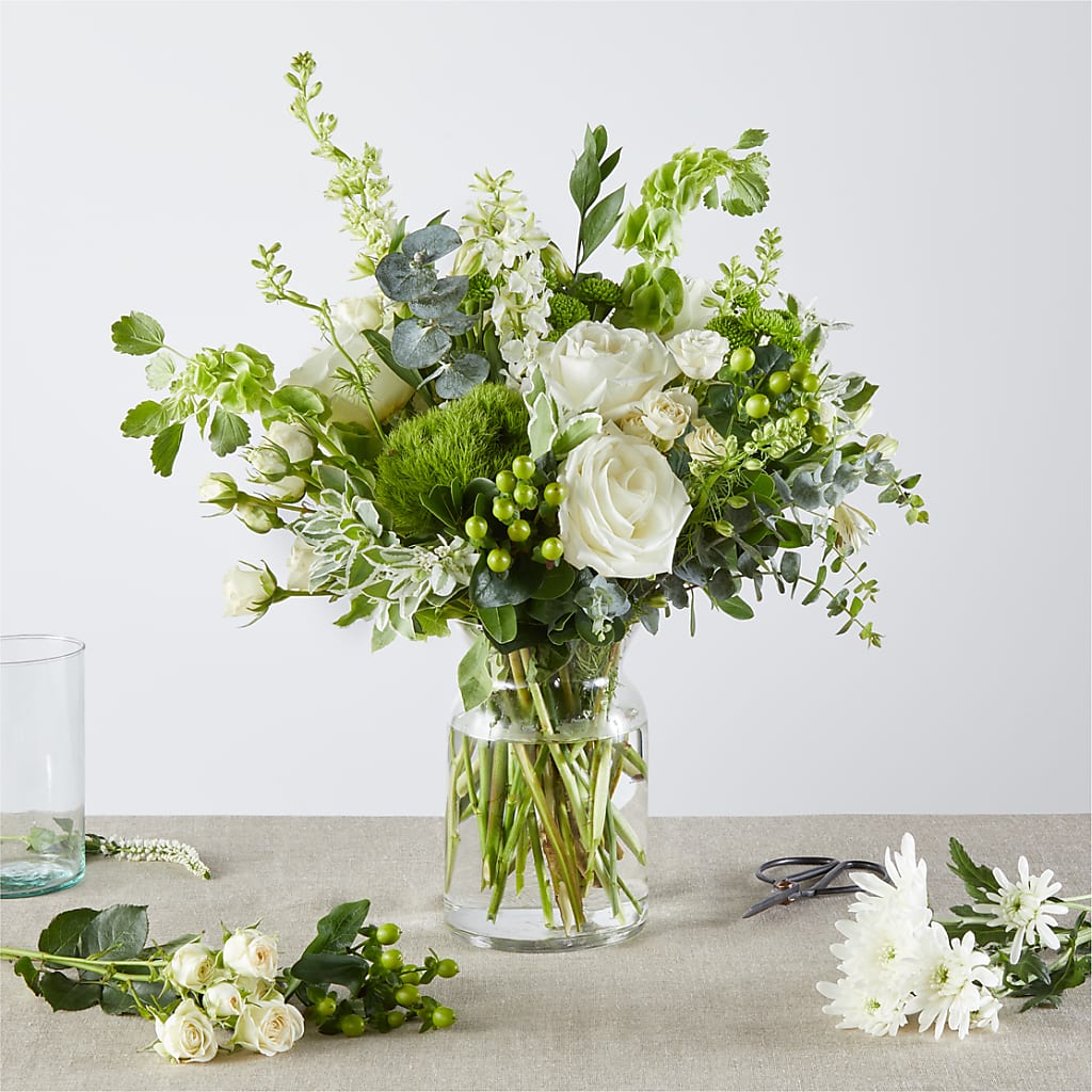 Irish Garden - A Florist Original – ANGELOS FLOWERS & GIFTS INC, Mississauga ON