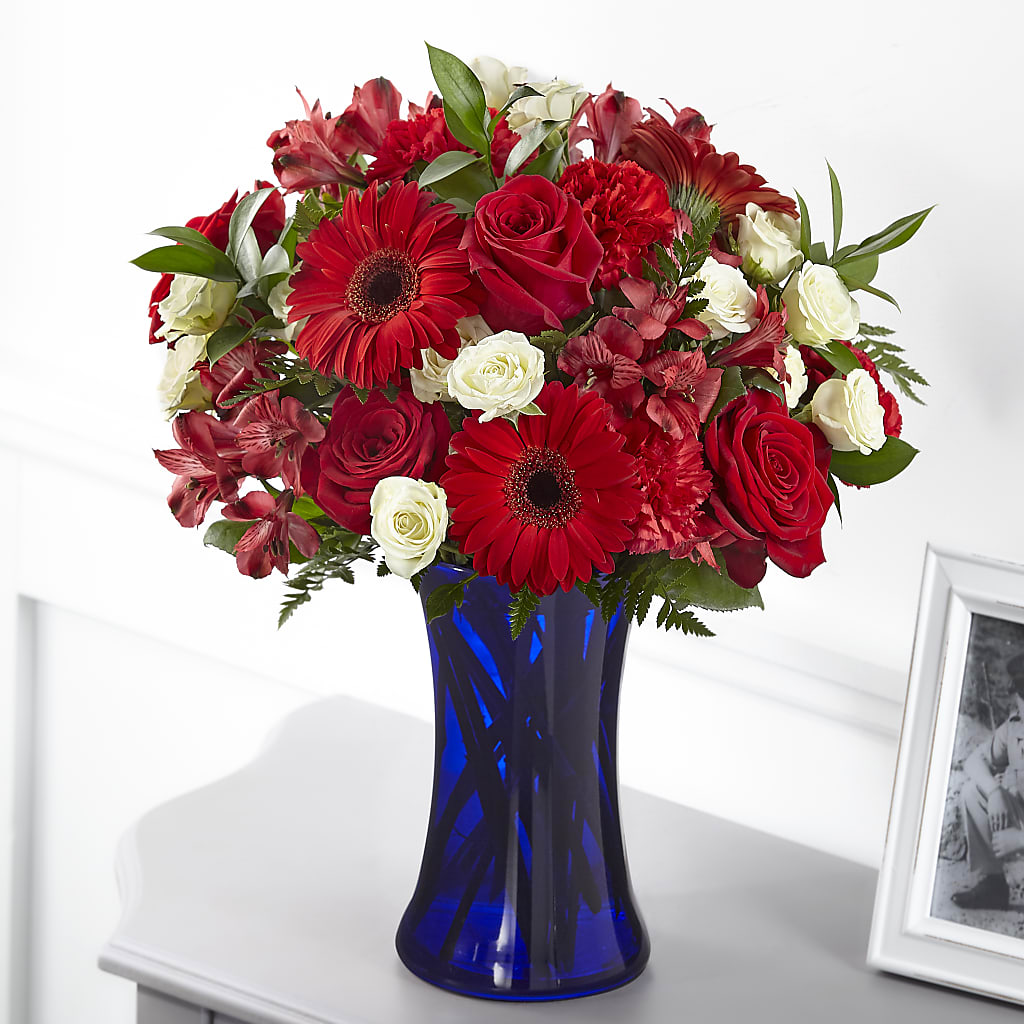 Hearts Embrace Bouquet – ANGELOS FLOWERS & GIFTS INC, Mississauga ON