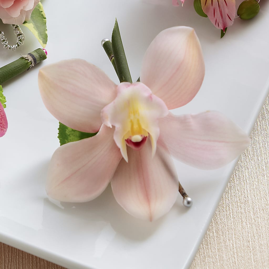 Pink Cymbidium Boutonniere – ANGELOS FLOWERS & GIFTS INC, Mississauga ON