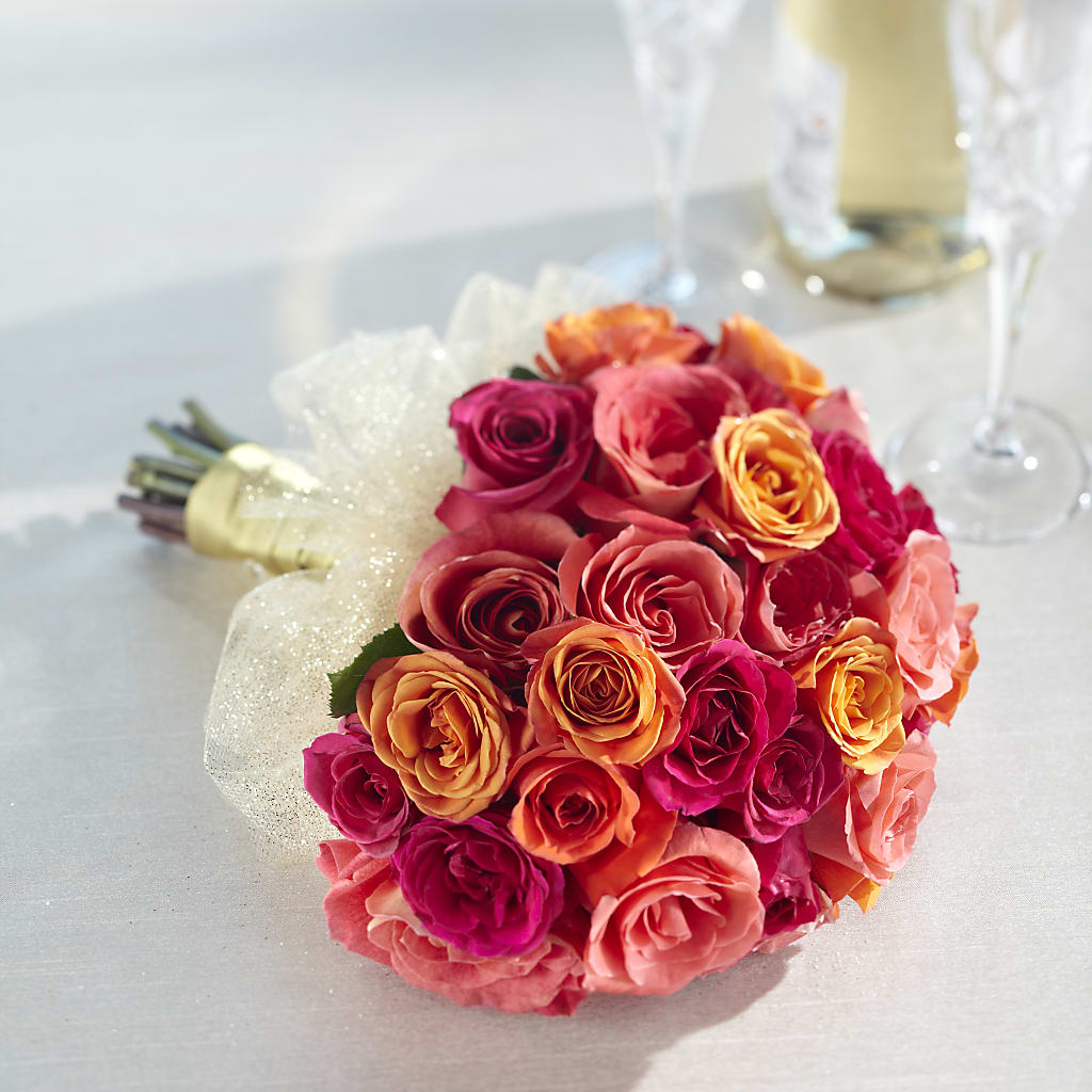 Sweet Roses Bouquet – ANGELOS FLOWERS & GIFTS INC, Mississauga ON