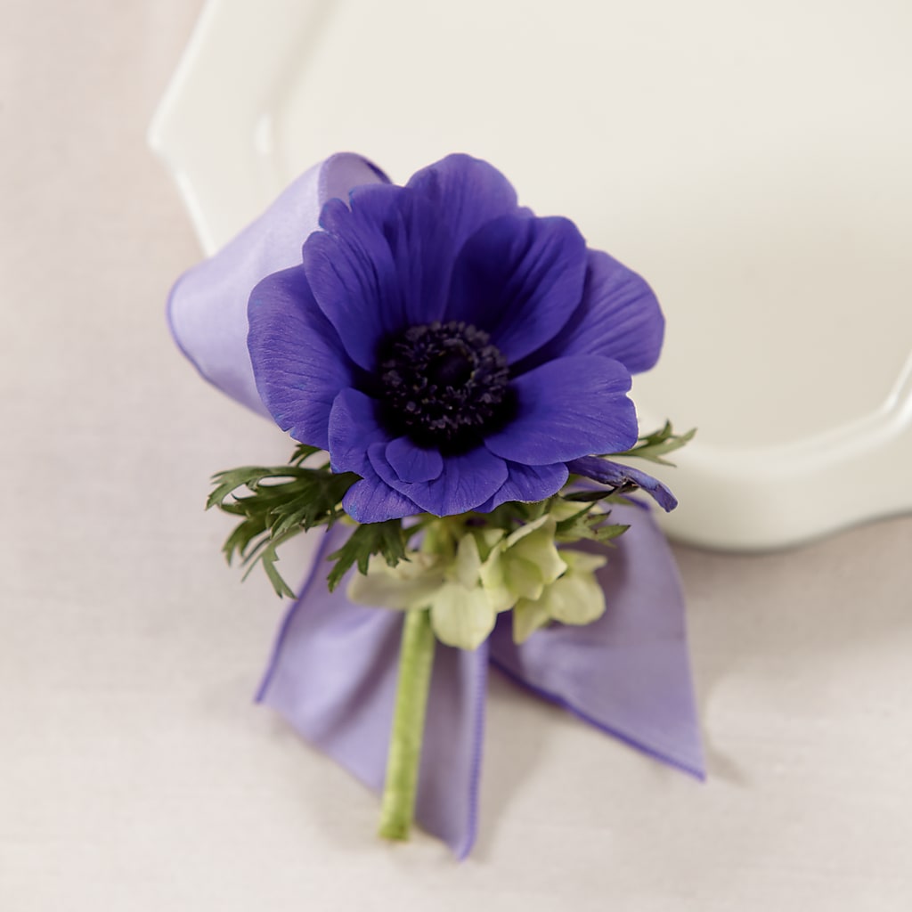 Purple Passion Boutonniere – ANGELOS FLOWERS & GIFTS INC, Mississauga ON