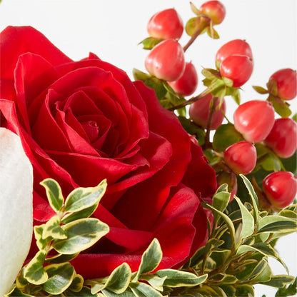 Snowy Wonderland Bouquet – ANGELOS FLOWERS & GIFTS INC, Mississauga ON