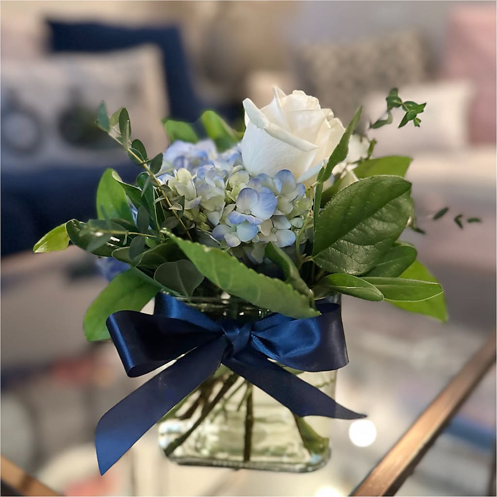 Sky Blue Delight Bouquet – ANGELOS FLOWERS & GIFTS INC, Mississauga ON