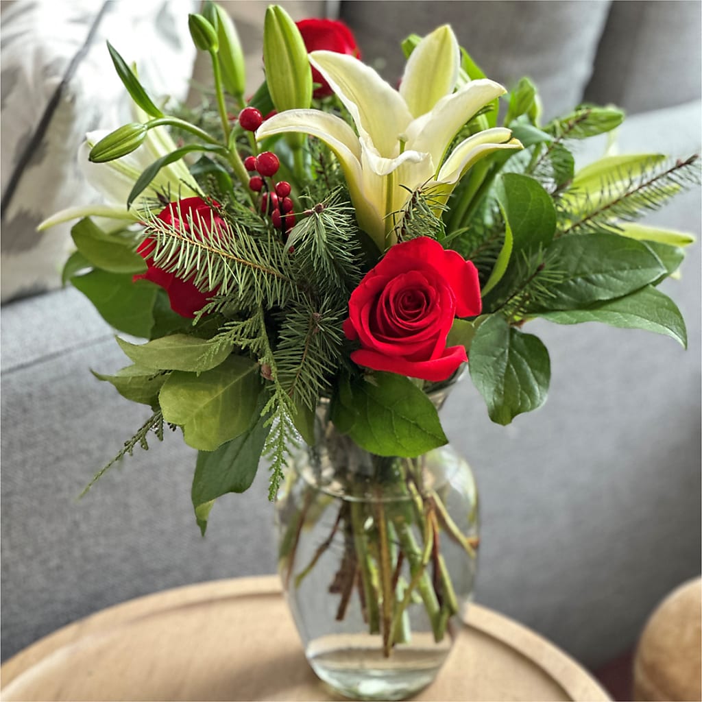 Sparkling Snowflakes Bouquet – ANGELOS FLOWERS & GIFTS INC, Mississauga ON