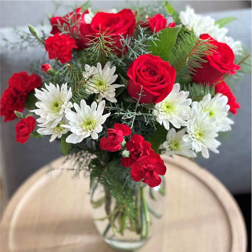 Seasonal Magic Bouquet – ANGELOS FLOWERS & GIFTS INC, Mississauga ON