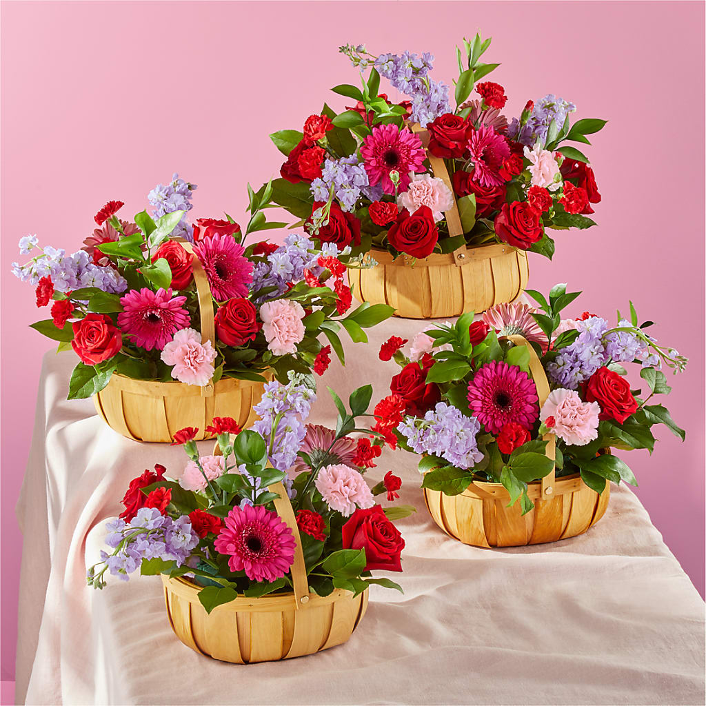 Pink Picnic Basket – ANGELOS FLOWERS & GIFTS INC, Mississauga ON