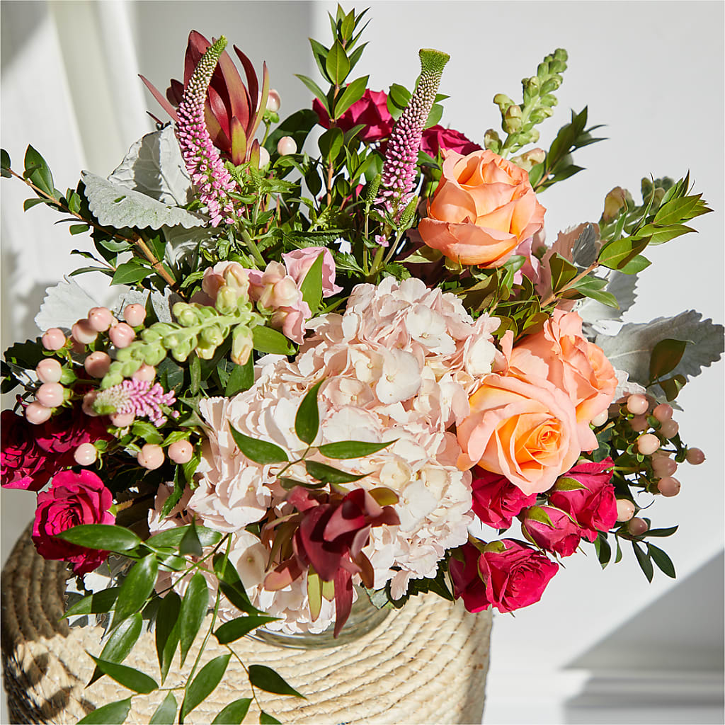 Glitz & Glam Bouquet – ANGELOS FLOWERS & GIFTS INC, Mississauga ON